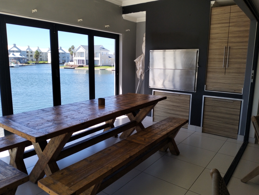 To Let 3 Bedroom Property for Rent in Marina Martinique Eastern Cape